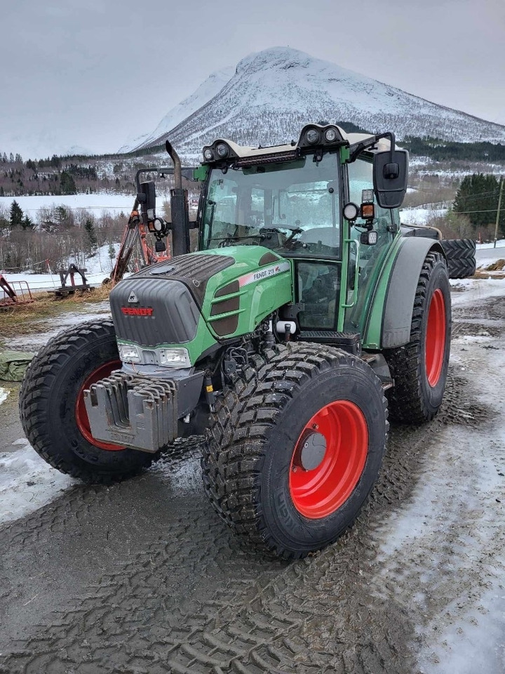 Farm tractor Fendt 211 Vario TMS: picture 27