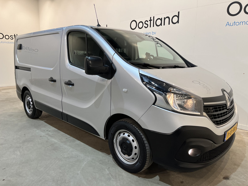 Small van Renault Trafic 2.0 dCi L1H1 170 PK Automaat Servicebus / Sortimo Inrichting / Euro 6 / Airco / Cruise Control / Camera / Trekhaak / 3-Zits  / BPM VRIJ !!: picture 17