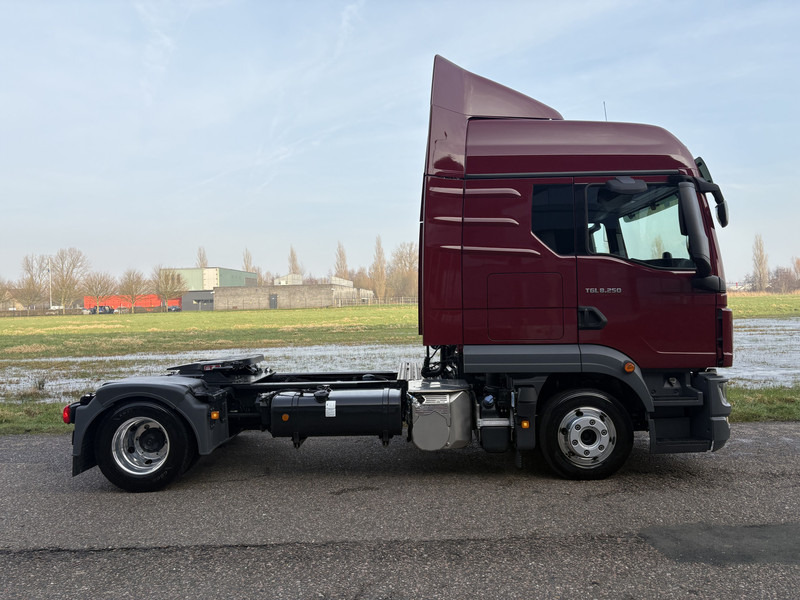 Tractor unit MAN TGL 8.250 BL Trekker Euro6 / 6cil. / Airco / Alcoa / Standkachel / 270 KM !! / NIEUW !!: picture 19