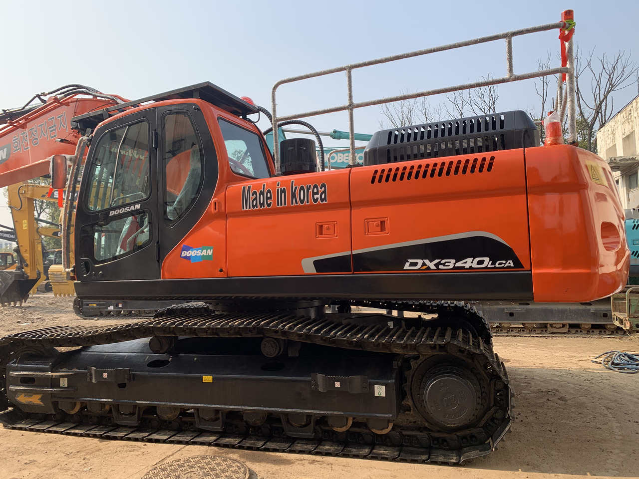 Crawler excavator DOOSAN DX340LCA: picture 9