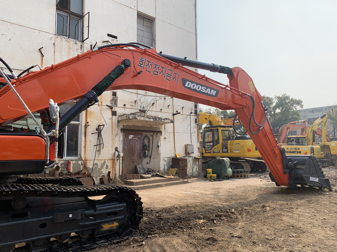 Crawler excavator DOOSAN DX340LCA: picture 18