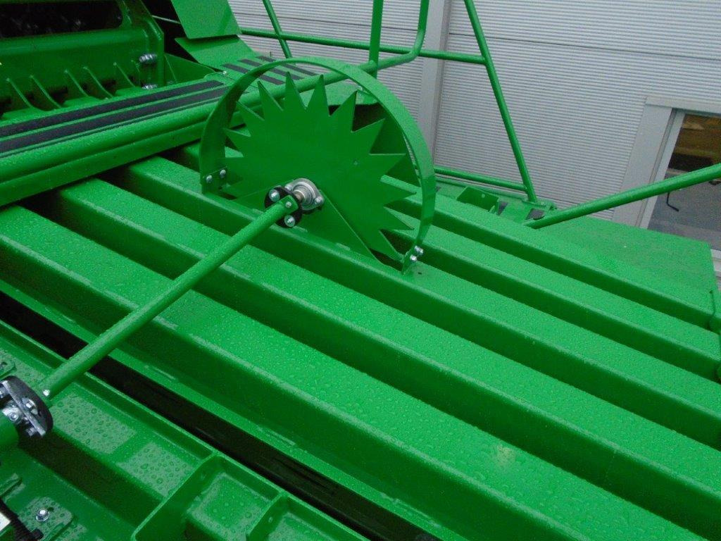 New Square baler John Deere L634: picture 12