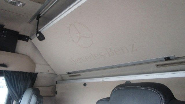 Tractor unit Mercedes-Benz 1863LS Edition 1: picture 9