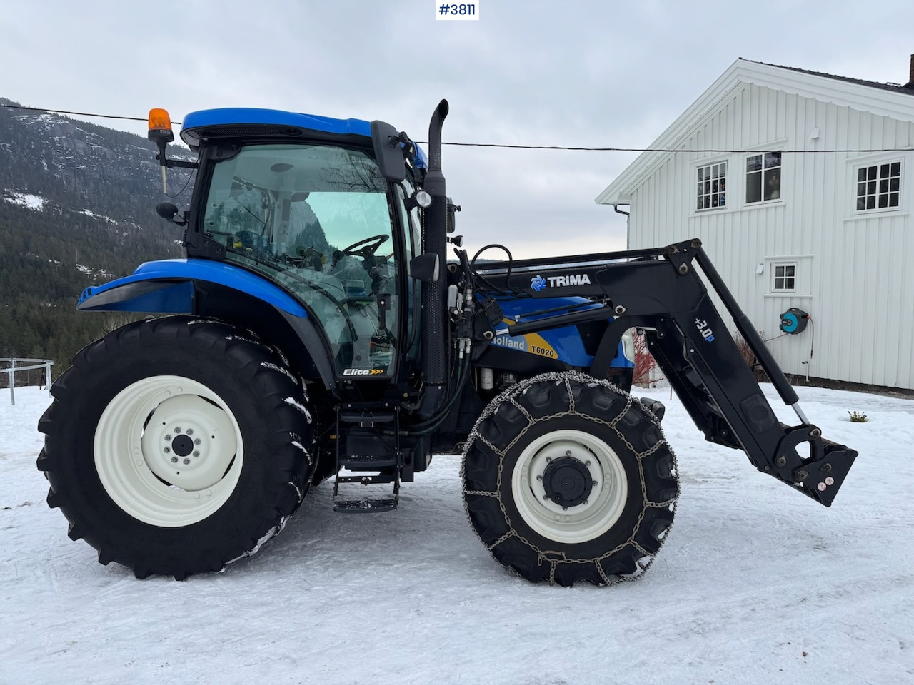 Farm tractor 2010 New Holland T6020 Elite w/front loader: picture 30