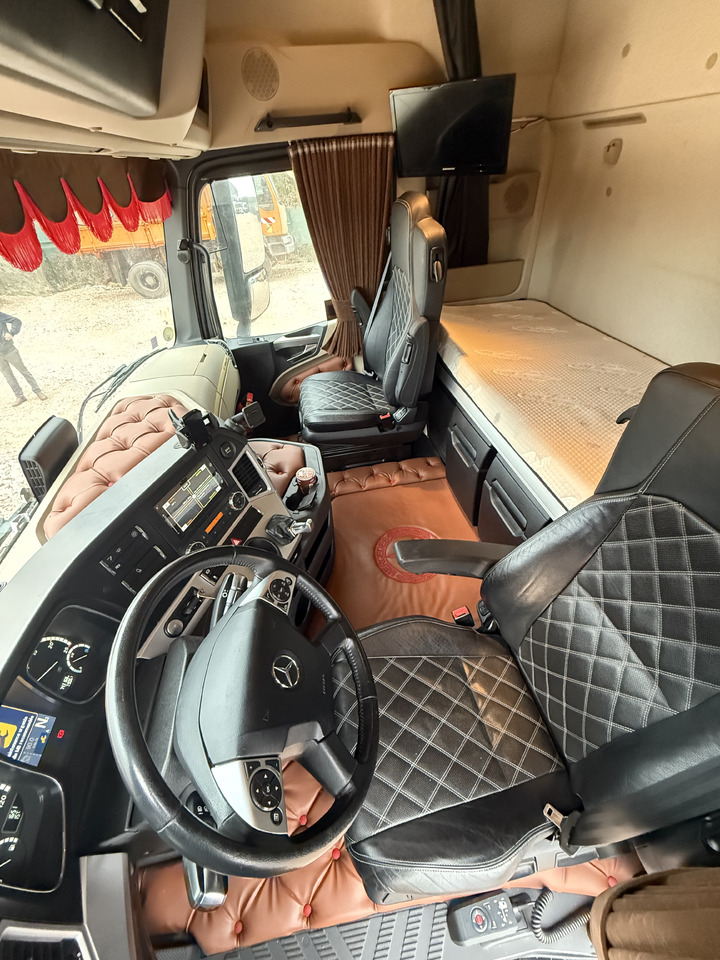 Tractor unit Mercedes ACTROS 1863 ULTIMATE EDITION GIGA SPACE: picture 9