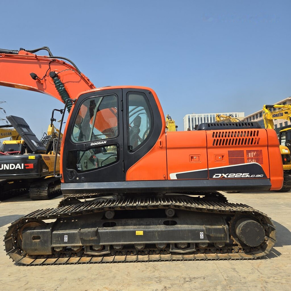 Crawler excavator Doosan DX225: picture 10