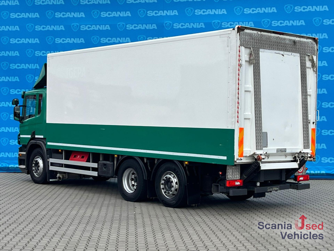 Box truck SCANIA P 320 DB6x2*4MNB FULL AIR 8T RETARDER 2T TAIL LIFT: picture 9