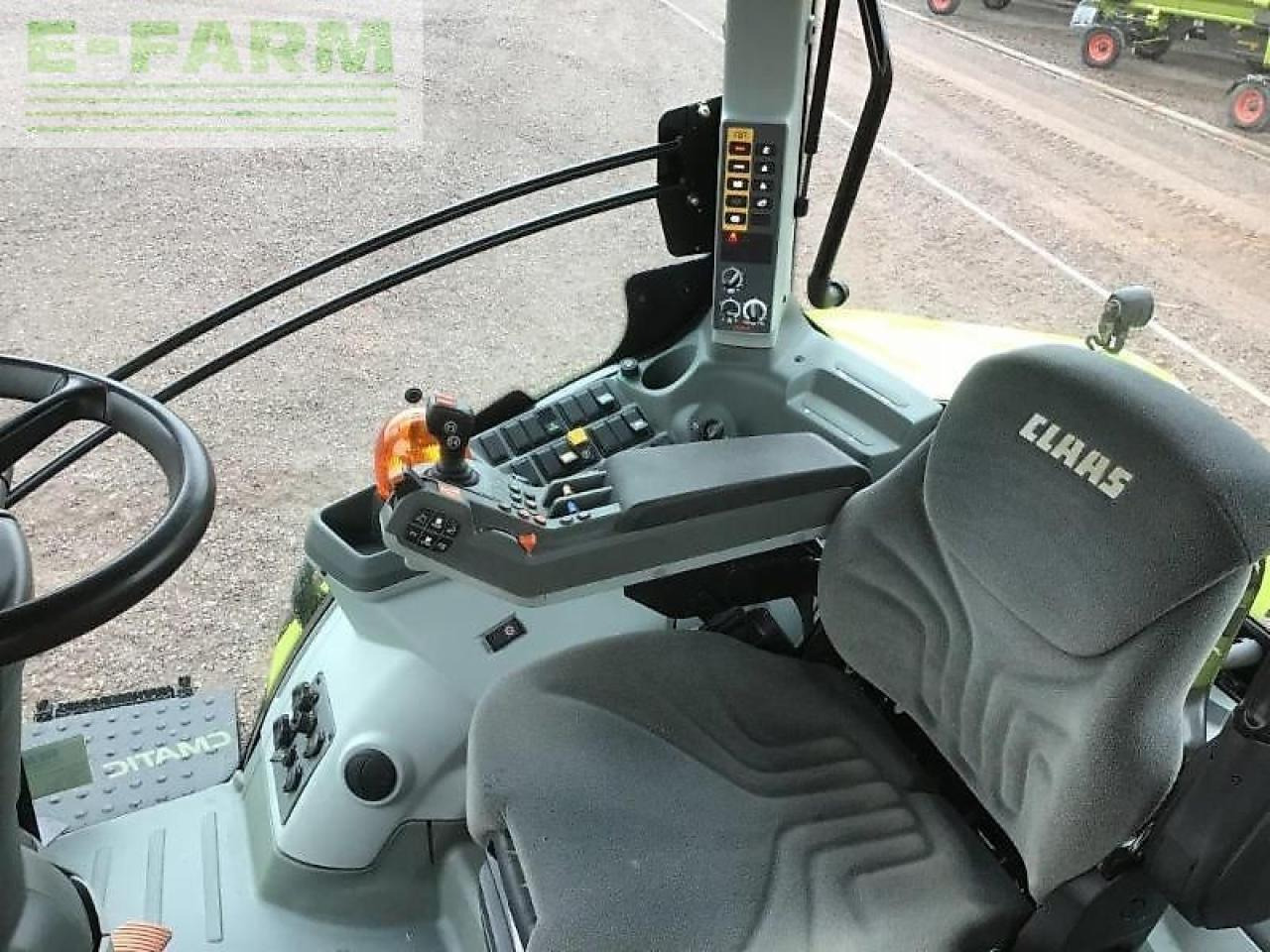 Farm tractor CLAAS axion 810: picture 8