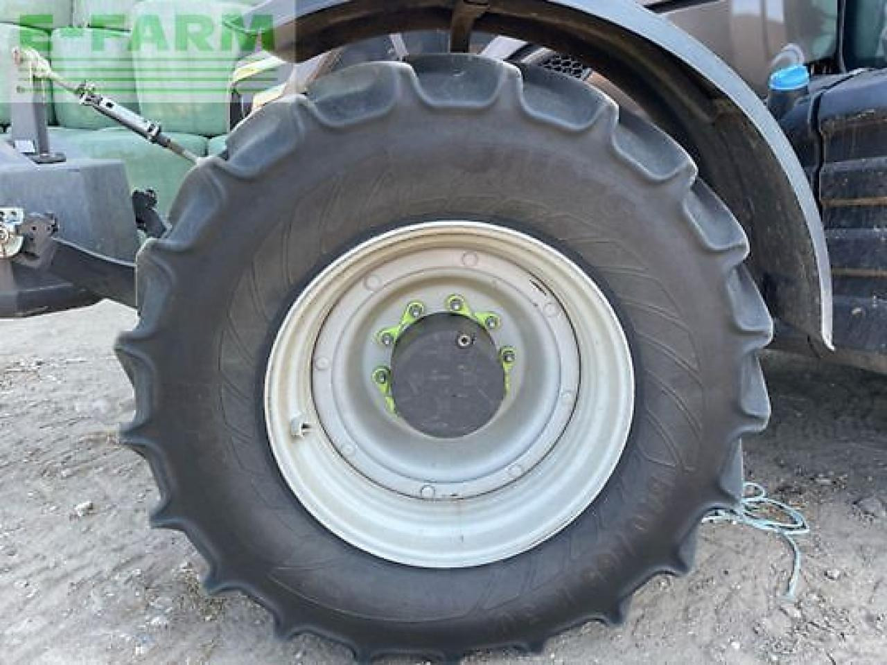 Farm tractor Valtra t235v: picture 7