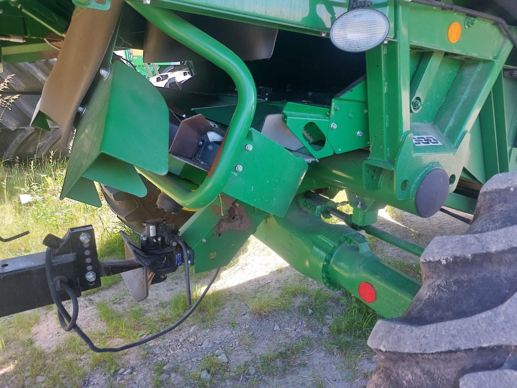 Combine harvester John Deere T550: picture 10