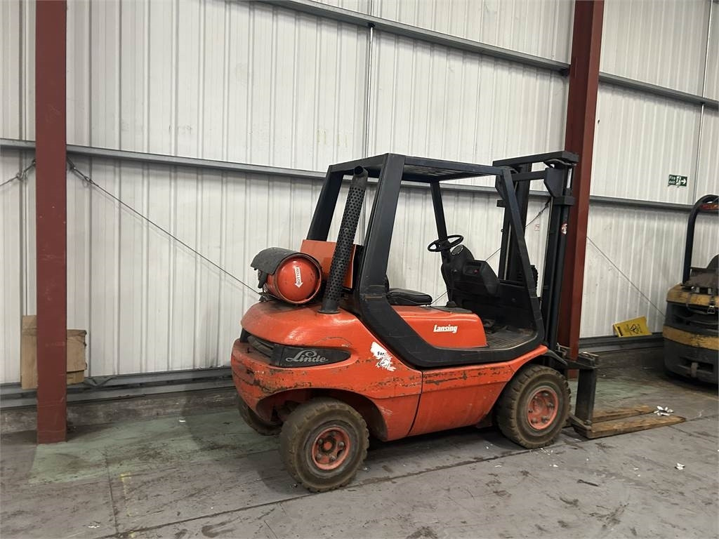 LPG forklift Linde H25T: picture 6