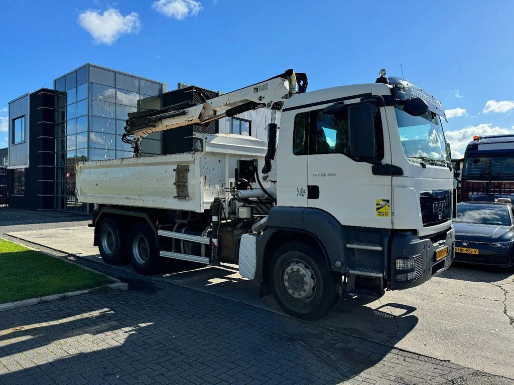 Crane truck, Tipper MAN TGS 26.400 6X4 HIAB 166D + REMOTE CONTROL + 2 WA: picture 13