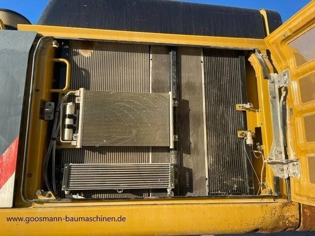 Crawler excavator CAT 352 F: picture 24