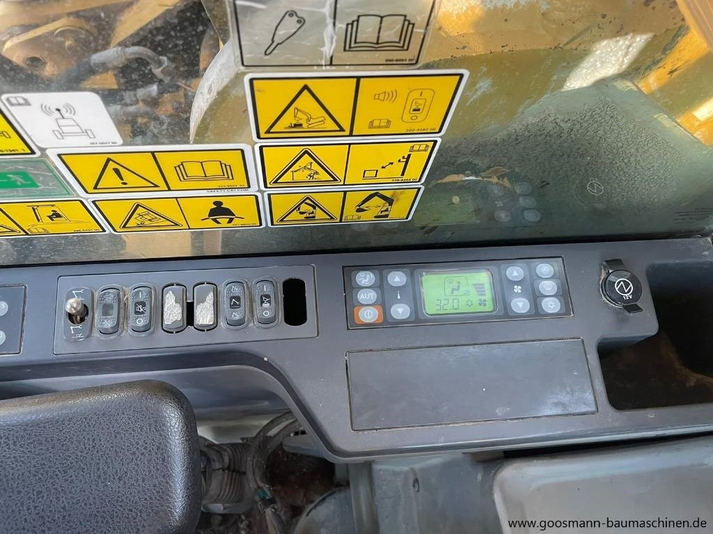 Crawler excavator CAT 352 F: picture 28