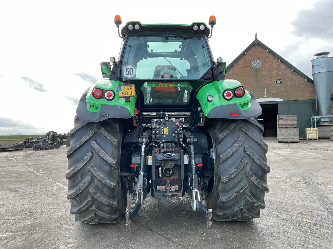 Farm tractor Deutz-Fahr 7250 TTV: picture 7