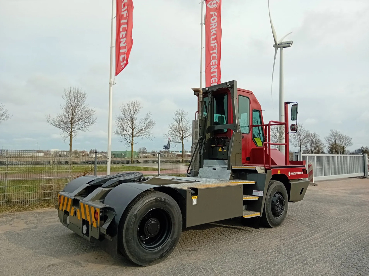 Terminal tractor TERBERG - YT220: picture 6