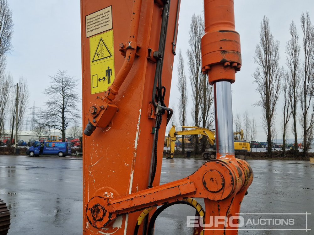 Crawler excavator 2010 Hitachi ZX225 USLC-3: picture 21