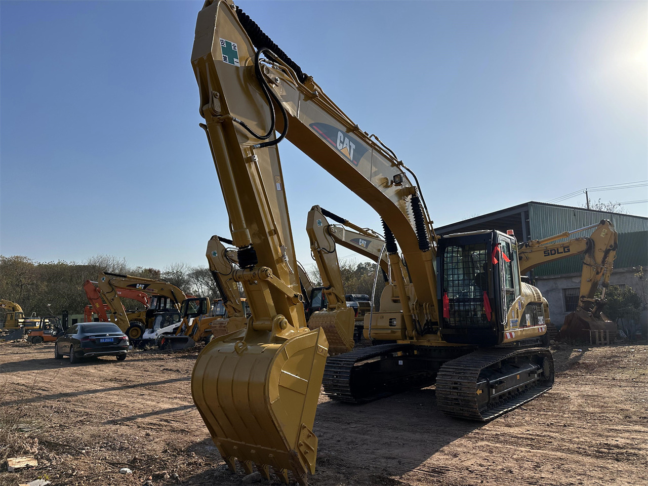 Crawler excavator CATERPILLAR 320CL: picture 11