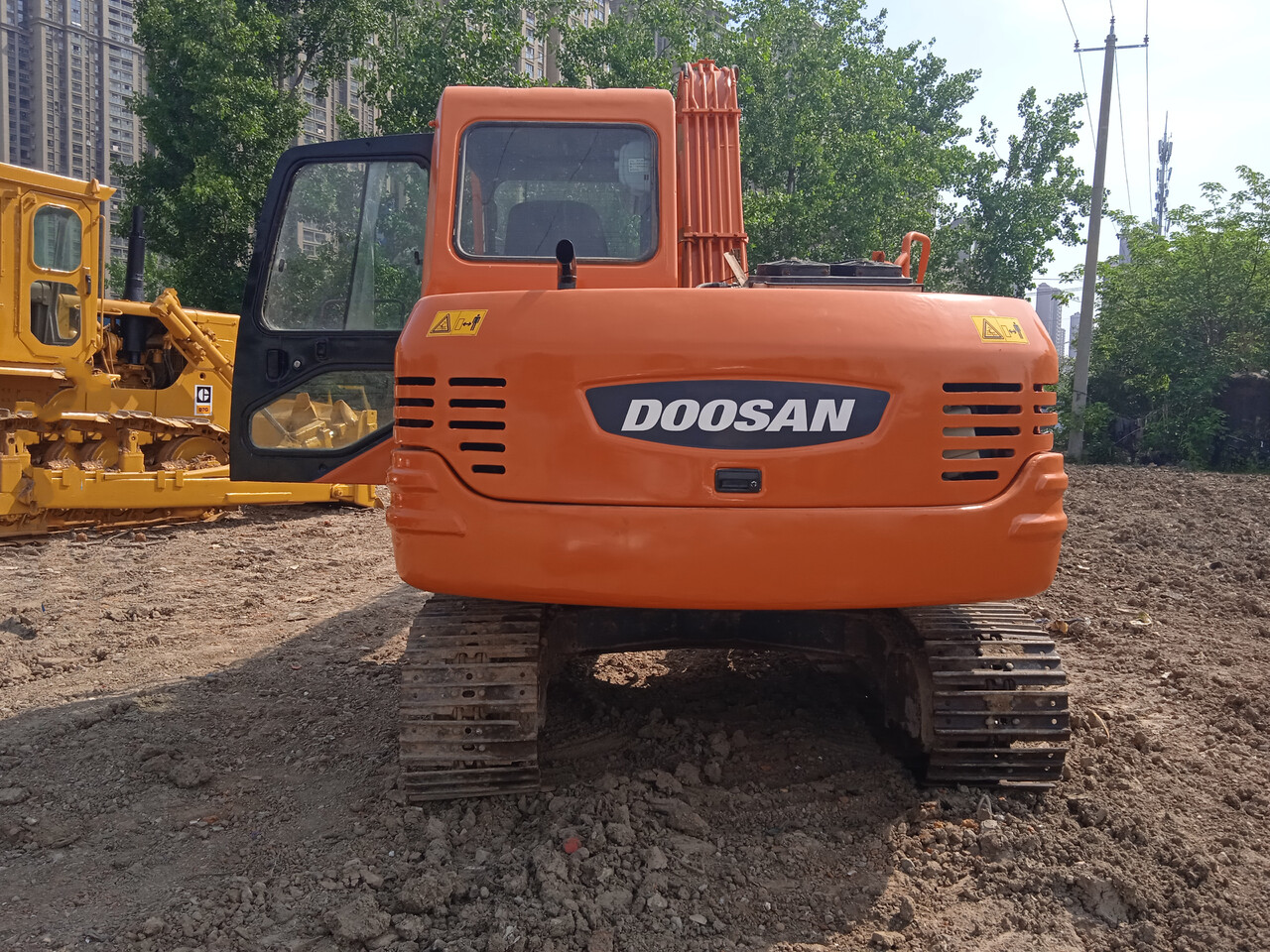 Crawler excavator DOOSAN DH80: picture 6