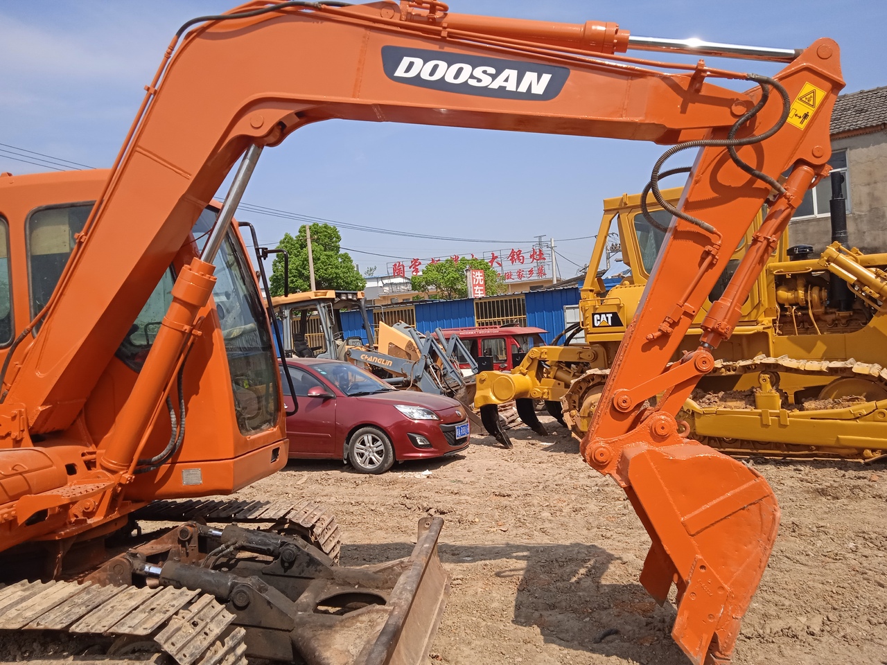 Crawler excavator DOOSAN DH80: picture 7