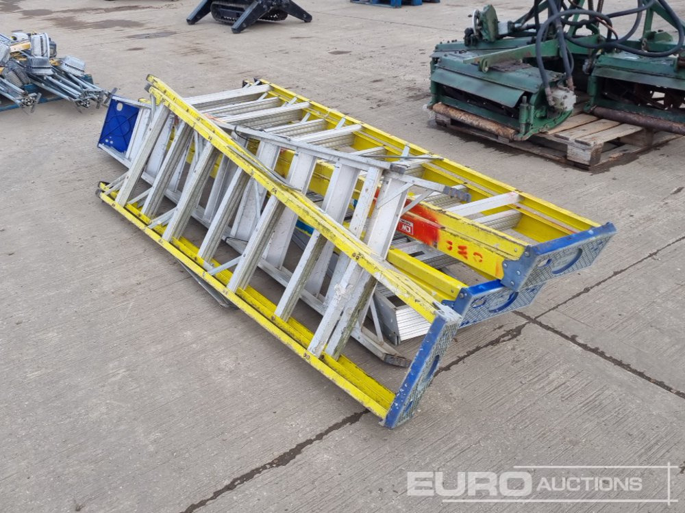 Construction equipment Fiberglass Step Ladders (3 of), Aluminium Step Ladders (2 of): picture 7