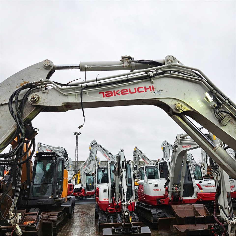 Crawler excavator Takeuchi TB260: picture 19