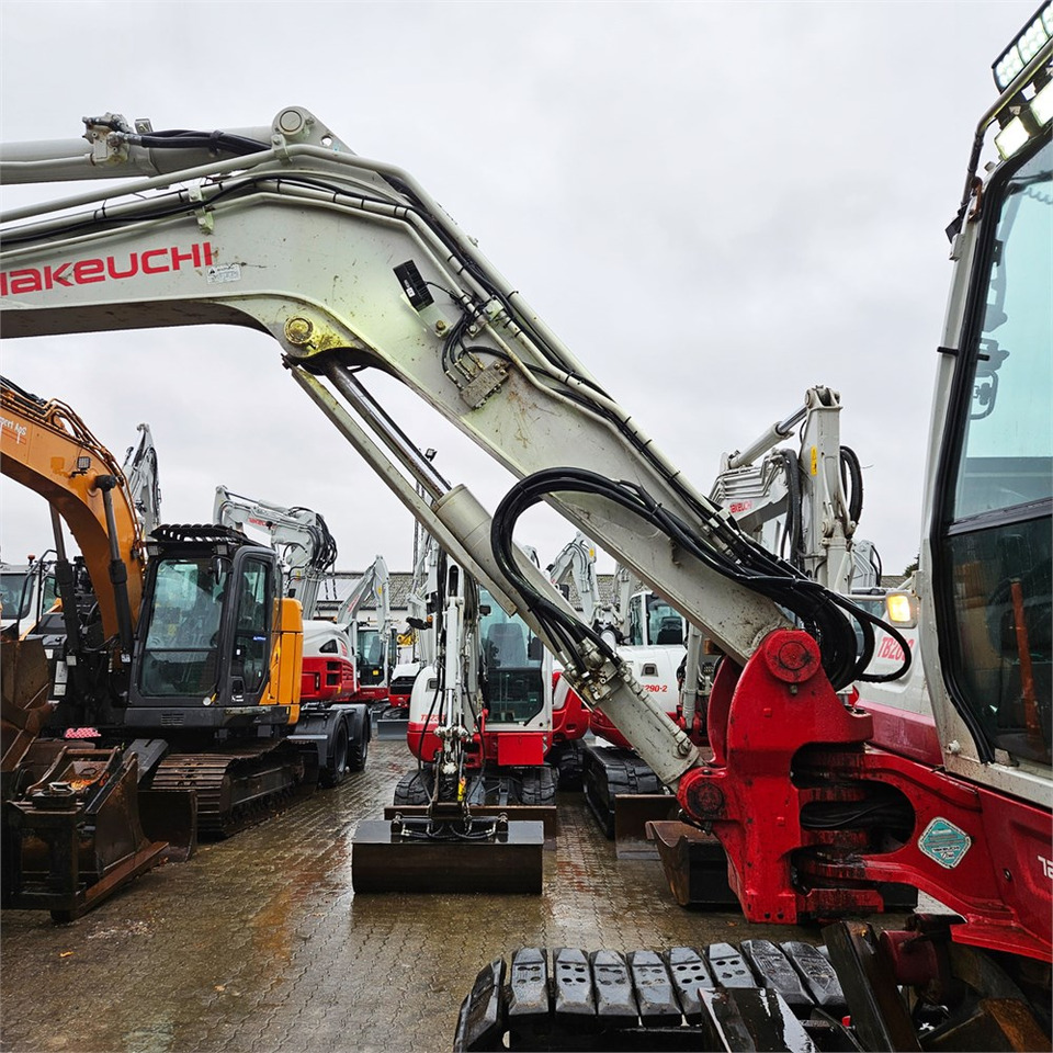 Crawler excavator Takeuchi TB260: picture 18