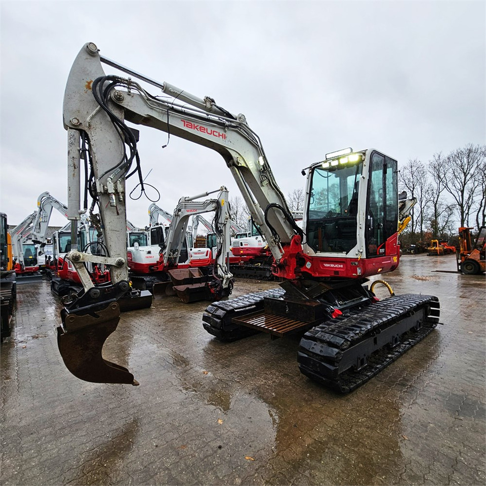 Crawler excavator Takeuchi TB260: picture 8