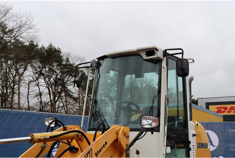 Wheel loader Liebherr L507: picture 11