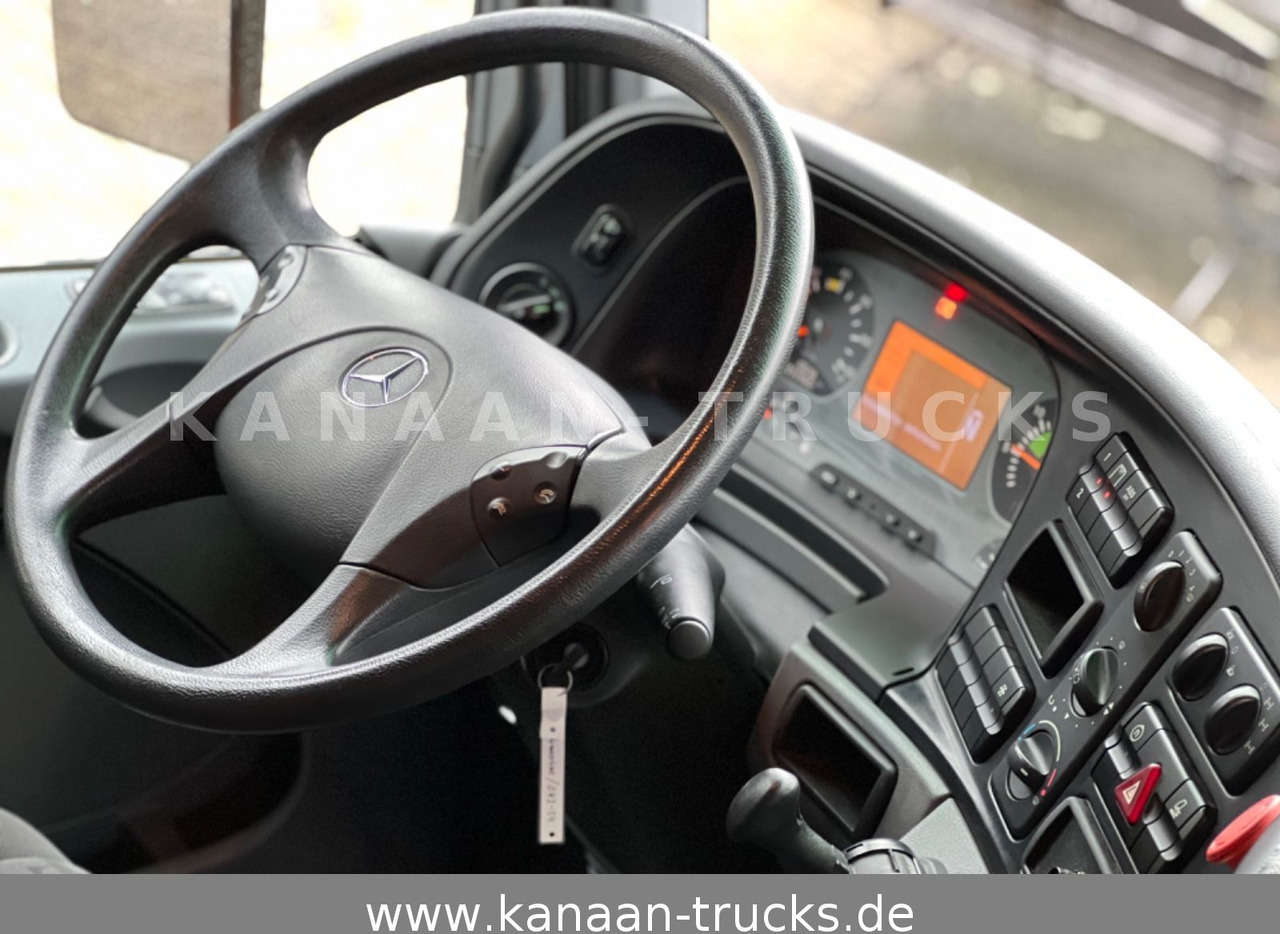 Road sweeper Mercedes-Benz 2032 Actros 4x4 Bucher STKF 9500  AIRPORT  KLIMA Mercedes-Benz 2032 Actros 4x4 Bucher STKF 9500  AIRPORT  KLIMA: picture 24